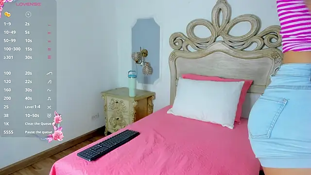 paulina lux online show from 03-19-26, 08:02