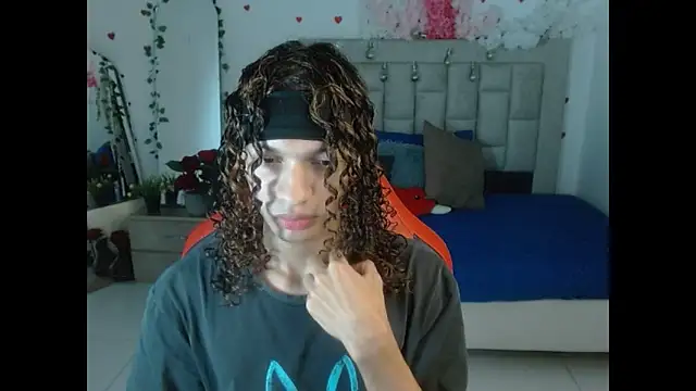 Snapshot of Axel_fox77 chatting on 06-19-26, 12:59 Axel fox77 online show from 06-19-26, 12:59