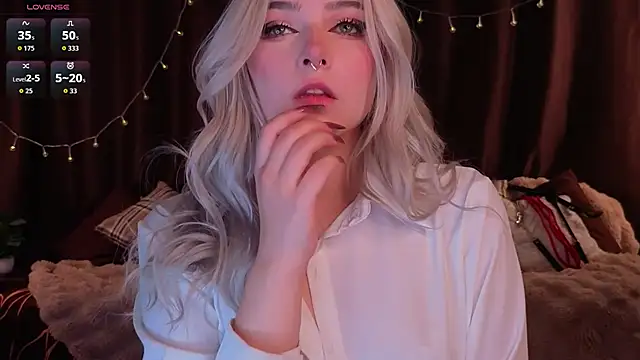 ShyniAlice online show from 03-27-26, 05:24