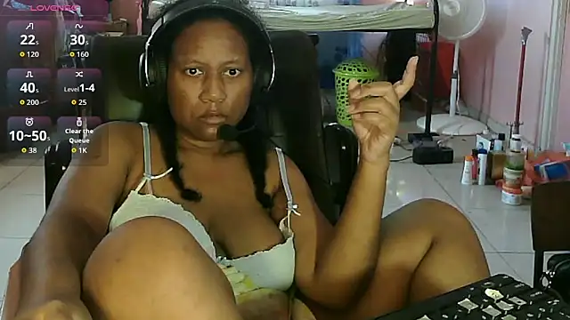 Snapshot of Eirondra_valeen chatting on 05-16-26, 01:21 Eirondra valeen online show from 05-16-26, 01:21