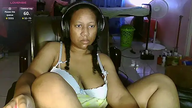 Snapshot of Eirondra_valeen chatting on 05-22-26, 07:26 Eirondra valeen online show from 05-22-26, 07:26