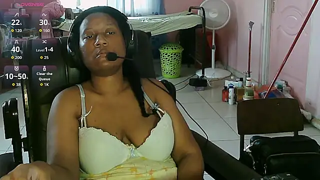 Snapshot of Eirondra_valeen chatting on 05-24-26, 03:28 Eirondra valeen online show from 05-24-26, 03:28