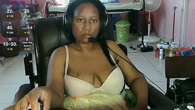 Snapshot of Eirondra_valeen chatting on 05-25-26, 01:06 Eirondra valeen online show from 05-25-26, 01:06