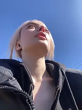 aka Blonde online show from 04-07-26, 05:41