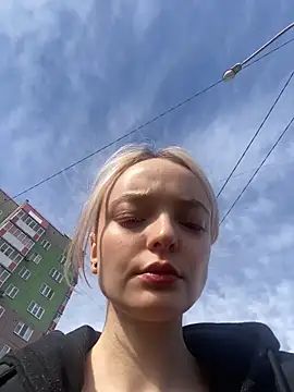 aka Blonde online show from 04-08-26, 08:47