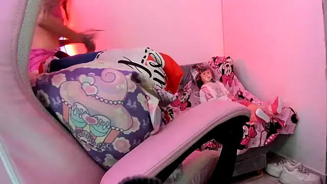 jenniferbodys online show from 04-10-26, 08:57