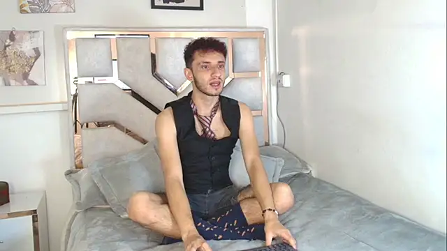 Curlystartt online show from 01-14-26, 12:33