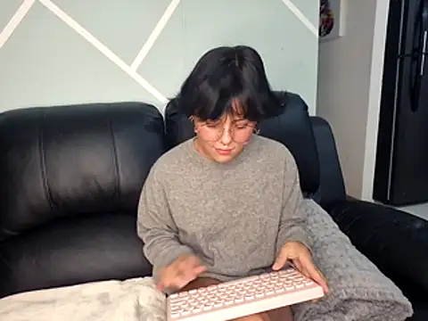 Snapshot of Yumicoco_ chatting on 02-05-26, 03:44 Yumicoco online show from 02-05-26, 03:44