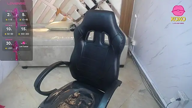 Clhoe b online show from 04-15-26, 01:01