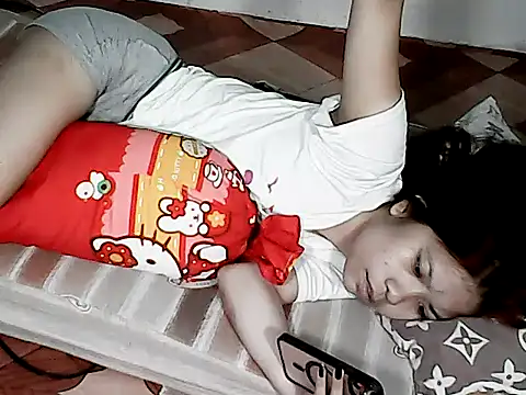 xxhotamizinggirl online show from 06-12-26, 04:55