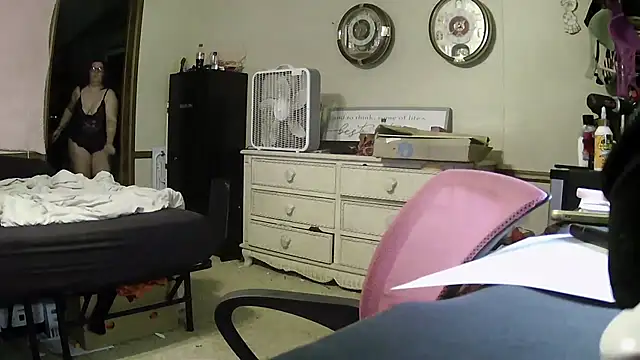 juicybottom online show from 02-18-26, 02:18