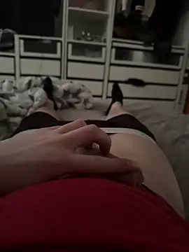 Snapshot of NotatingGrinder chatting on 03-06-26, 10:01 NotatingGrinder online show from 03-06-26, 10:01