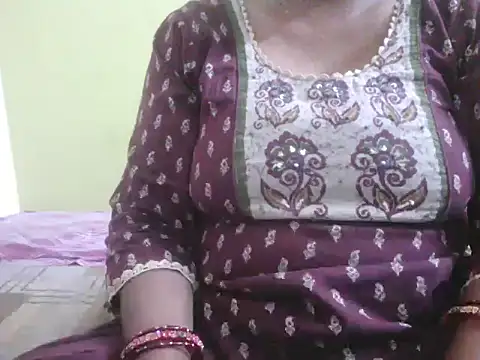 Snapshot of mohini_bhabhi chatting on 05-14-26, 02:40 mohini bhabhi online show from 05-14-26, 02:40