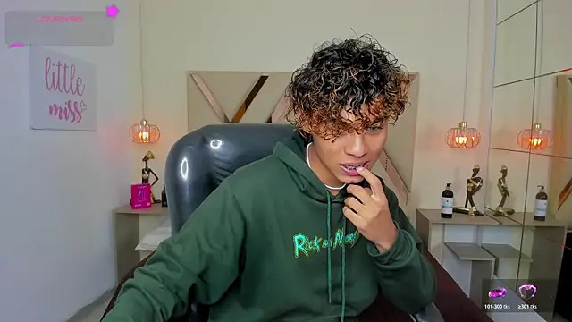 Anyelo Twink online show from 06-18-26, 04:57