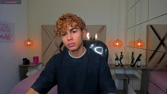 Anyelo Twink online show from 07-31-26, 06:24