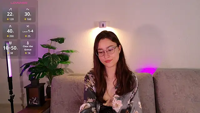 classy     online show from 06-15-26, 04:42