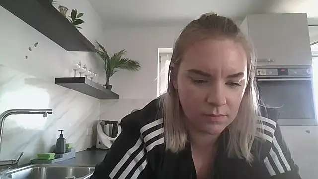 MinchenBienchen98 online show from 02-26-26, 03:00