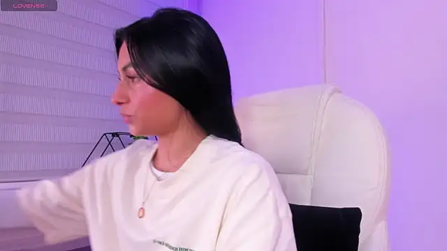 lilith petit  online show from 04-17-26, 01:47