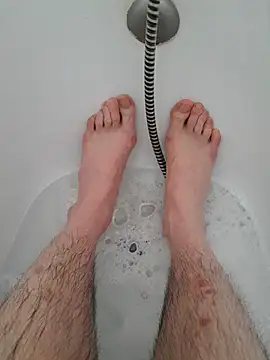 Snapshot of 80julien chatting on 01-11-26, 03:50 80julien online show from 01-11-26, 03:50