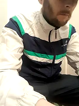 Snapshot of 80julien chatting on 01-14-26, 08:14 80julien online show from 01-14-26, 08:14