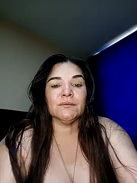 Snapshot of lee_hot chatting on 01-12-26, 06:57 lee hot online show from 01-12-26, 06:57