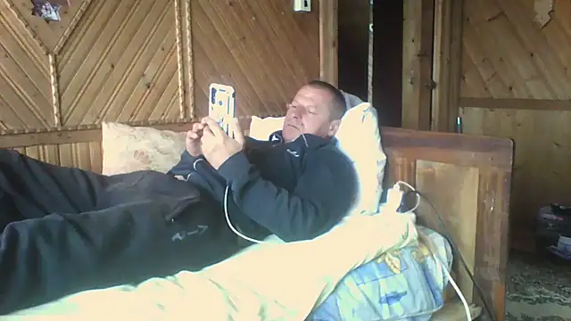 Snapshot of Ivan9iutt chatting on 07-12-26, 07:32 Ivan9iutt online show from 07-12-26, 07:32