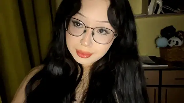 Snapshot of KateWhisp chatting on 01-12-26, 05:18 KateWhisp online show from 01-12-26, 05:18