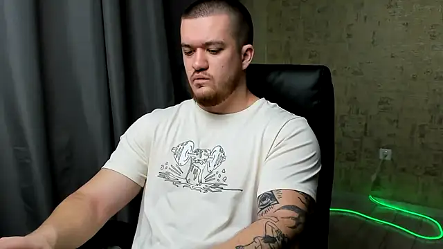 Snapshot of Well_boy chatting on 02-13-26, 08:05 Well boy online show from 02-13-26, 08:05