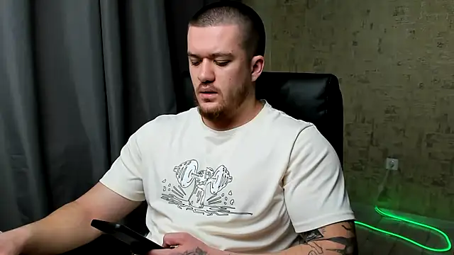 Snapshot of Well_boy chatting on 02-14-26, 06:59 Well boy online show from 02-14-26, 06:59