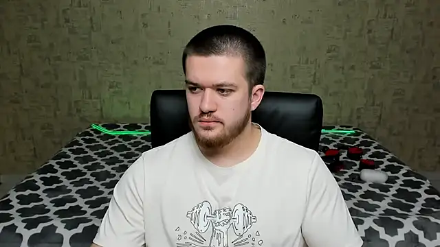 Snapshot of Well_boy chatting on 04-01-26, 05:43 Well boy online show from 04-01-26, 05:43