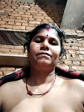 Hot di97 online show from 02-11-26, 07:41