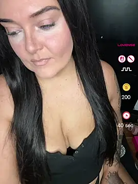 Snapshot of Miss_CurvesXXX chatting on 05-21-26, 03:19 Miss CurvesXXX online show from 05-21-26, 03:19