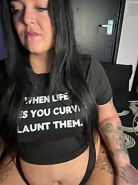 Snapshot of Miss_CurvesXXX chatting on 07-19-26, 09:02 Miss CurvesXXX online show from 07-19-26, 09:02