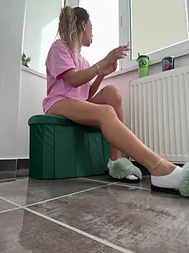 Missolevelvet online show from 03-24-26, 09:25