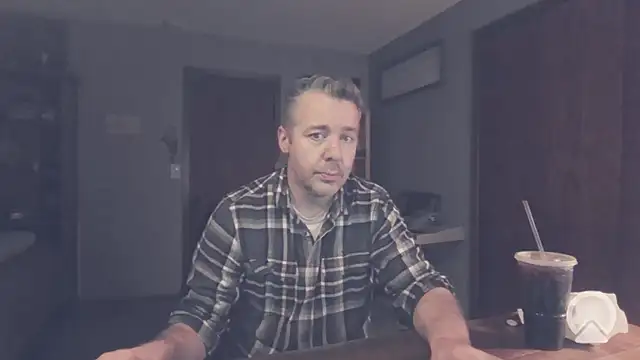 chrisw8140 online show from 04-10-26, 03:56