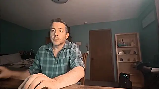 chrisw8140 online show from 04-18-26, 02:59