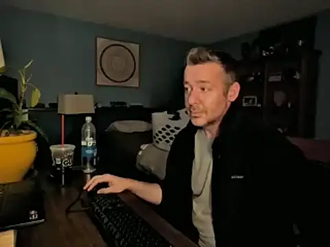 chrisw8140 online show from 05-18-26, 01:02