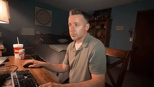 chrisw8140 online show from 07-19-26, 02:37
