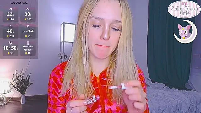 sailormoon666  online show from 04-09-26, 10:26