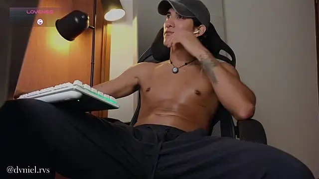 emilio rivs online show from 07-18-26, 01:21