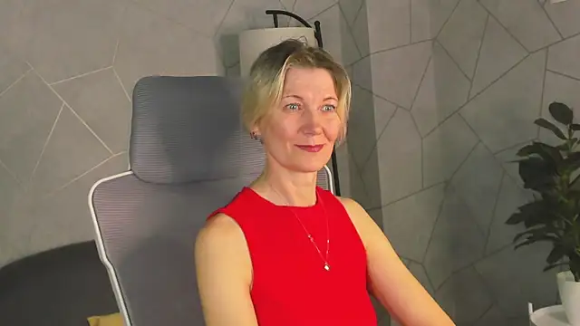 Julie Lucas online show from 03-17-26, 12:48