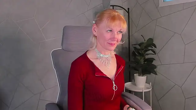 Julie Lucas online show from 03-27-26, 01:00