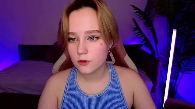 Ellie Heavenly online show from 02-12-26, 08:20