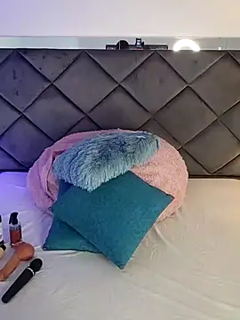 Lucia fastcollins online show from 01-16-26, 01:04