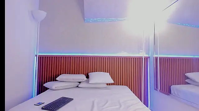 Snapshot of Moretti_Sofia chatting on 01-14-26, 12:11 Moretti Sofia online show from 01-14-26, 12:11