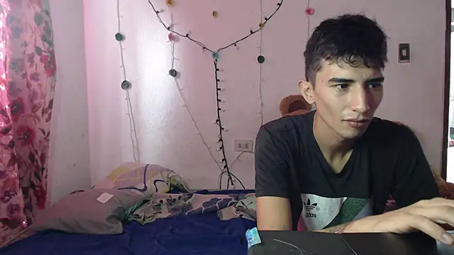 Chloe Candys online show from 04-15-26, 04:36