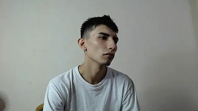 Snapshot of Chloe_Candys chatting on 06-12-26, 10:41 Chloe Candys online show from 06-12-26, 10:41