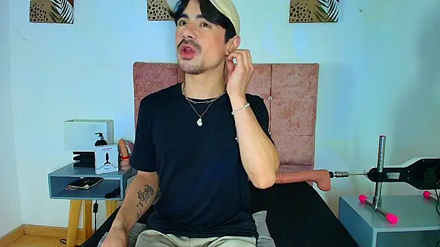 Ethan Briggs  online show from 02-06-26, 04:06