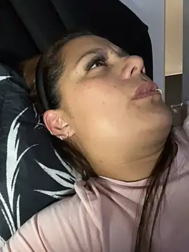 Pretty  Milf online show from 03-01-26, 09:28