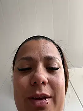 Pretty  Milf online show from 03-19-26, 05:17
